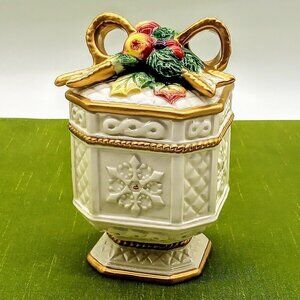 Vintage Fitz and Floyd Snowy Woods Covered Porcelain Sugar Bowl